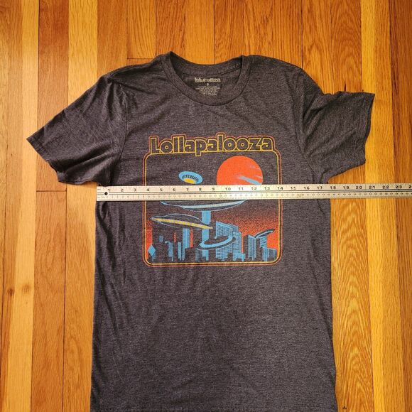 Lollapalooza 2022 UFO Chicago Skyline Grey Graphic Tee, Perfect, Lolla, Sz S - Picture 6 of 7
